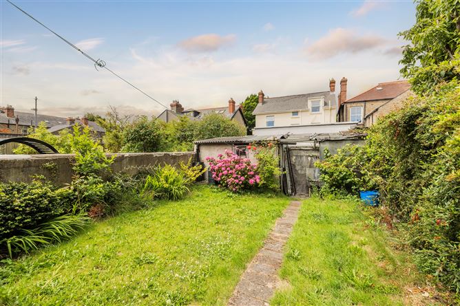 https://photos-a.propertyimages.ie/media/4/1/2/4938214/82b47194-bc64-4e48-948a-6820f4273153_l.jpg