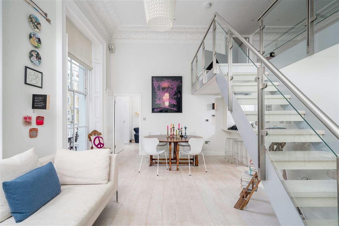 Earl's Light,London,Greater London,United Kingdom