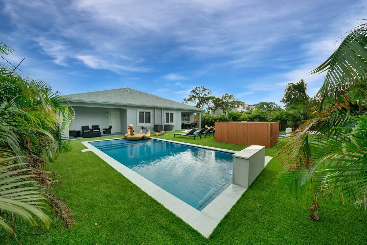 Photo 1 of 10 — Twin Palms on Las Olas,Fort Lauderdale,Florida,USA