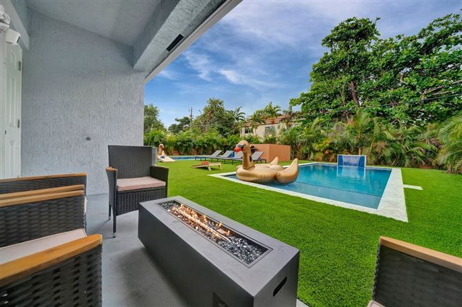 Twin Palms on Las Olas,Fort Lauderdale,Florida,USA