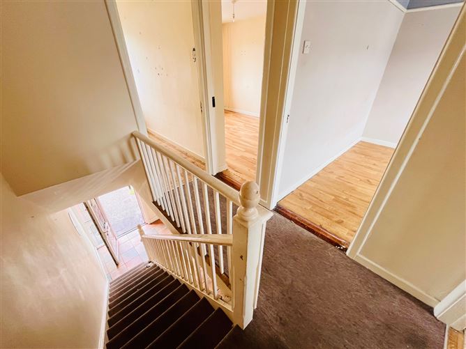 65 Woodview, Cahir, Tipperary