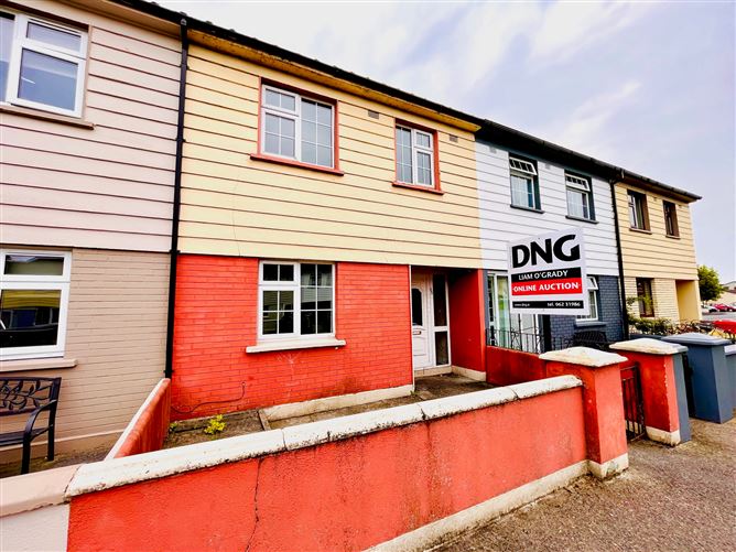 65 Woodview, Cahir, Tipperary