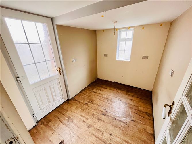 65 Woodview, Cahir, Tipperary