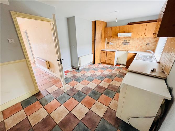 65 Woodview, Cahir, Tipperary