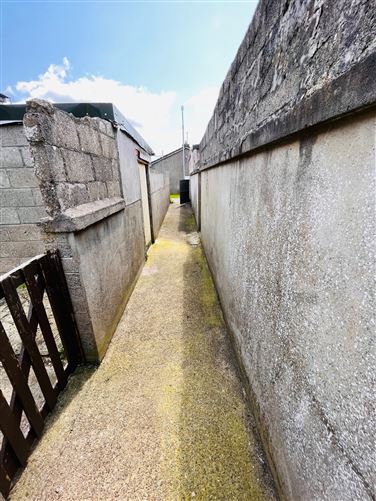 65 Woodview, Cahir, Tipperary