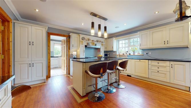 7 Roemore Village, Breaffy, Castlebar, Co. Mayo
