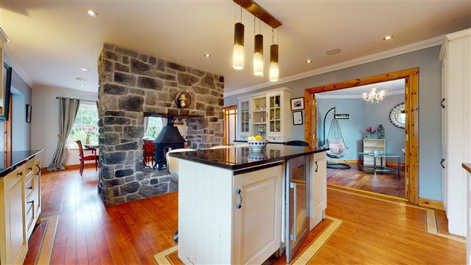 7 Roemore Village, Breaffy, Castlebar, Co. Mayo