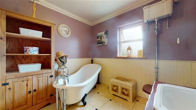 7 Roemore Village, Breaffy, Castlebar, Co. Mayo