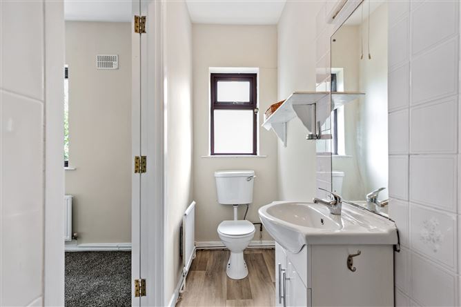 Photo 15 of 25 — No. 2 Slaneyview Court, Wexford Town, Wexford
