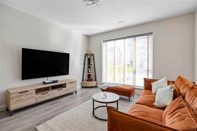 8 Dún Óir Court, Kilternan, Dublin 18