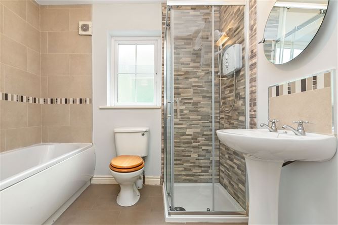 12 Millbank Glen, Dromahair, Co. Leitrim