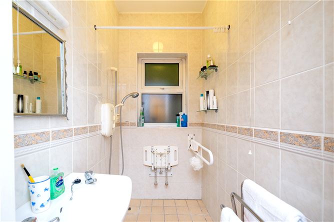 17 Barry's Boreen, Fermoy, Co. Cork