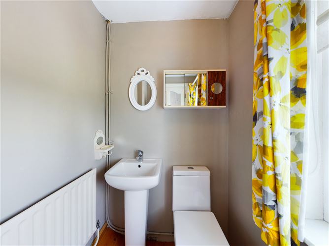 10 Collins Park, Thurles, Co. Tipperary