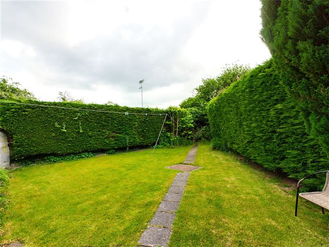 10 Collins Park, Thurles, Co. Tipperary