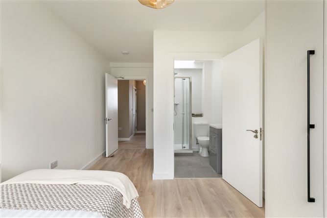 Photo 24 of 36 — 3 Bed Apartment, Fontenoy Place, Strand Road, Bray, Wicklow