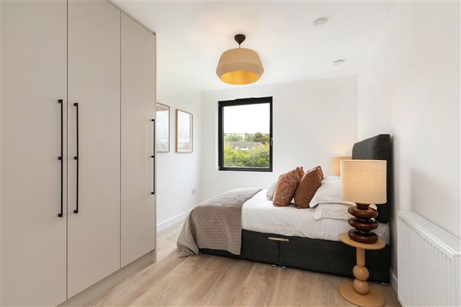 Photo 17 of 36 — 3 Bed Apartment, Fontenoy Place, Strand Road, Bray, Wicklow