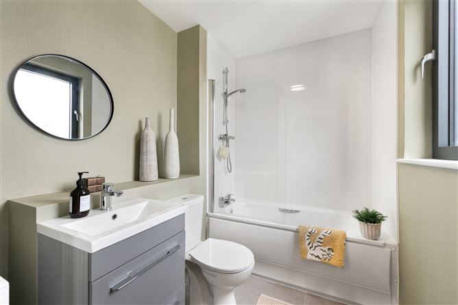 Photo 21 of 36 — 3 Bed Apartment, Fontenoy Place, Strand Road, Bray, Wicklow