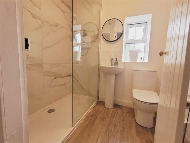 No 1 Drumlease Terrace, Dromahair, Leitrim