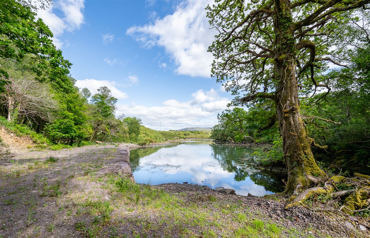 Stay Bank House, Tahilla, Sneem, Co. Kerry Stay Bank House, Tahilla, Sneem, Co. Kerry