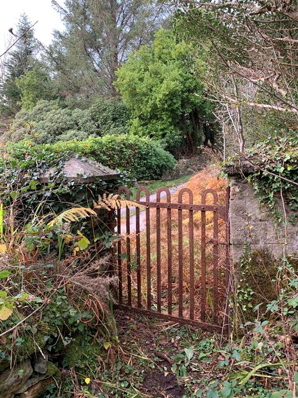 Stay Bank House, Tahilla, Sneem, Co. Kerry Stay Bank House, Tahilla, Sneem, Co. Kerry