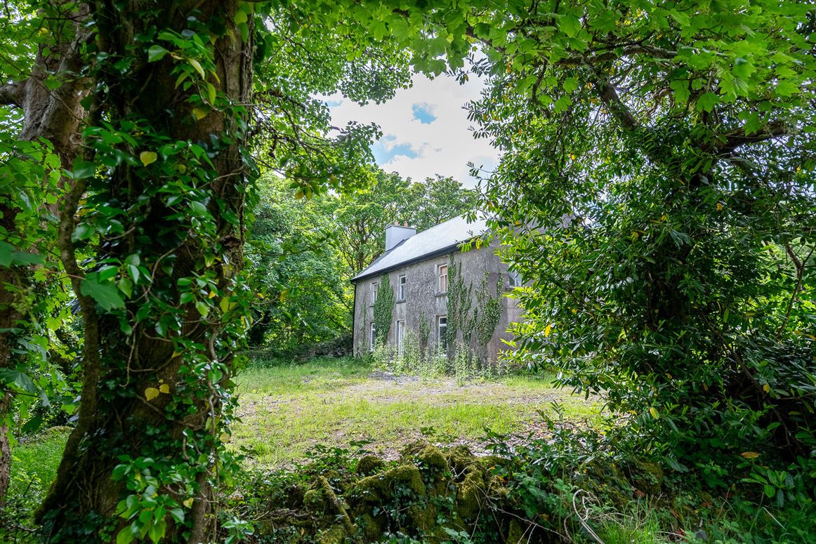 Stay Bank House, Tahilla, Sneem, Co. Kerry Stay Bank House, Tahilla, Sneem, Co. Kerry