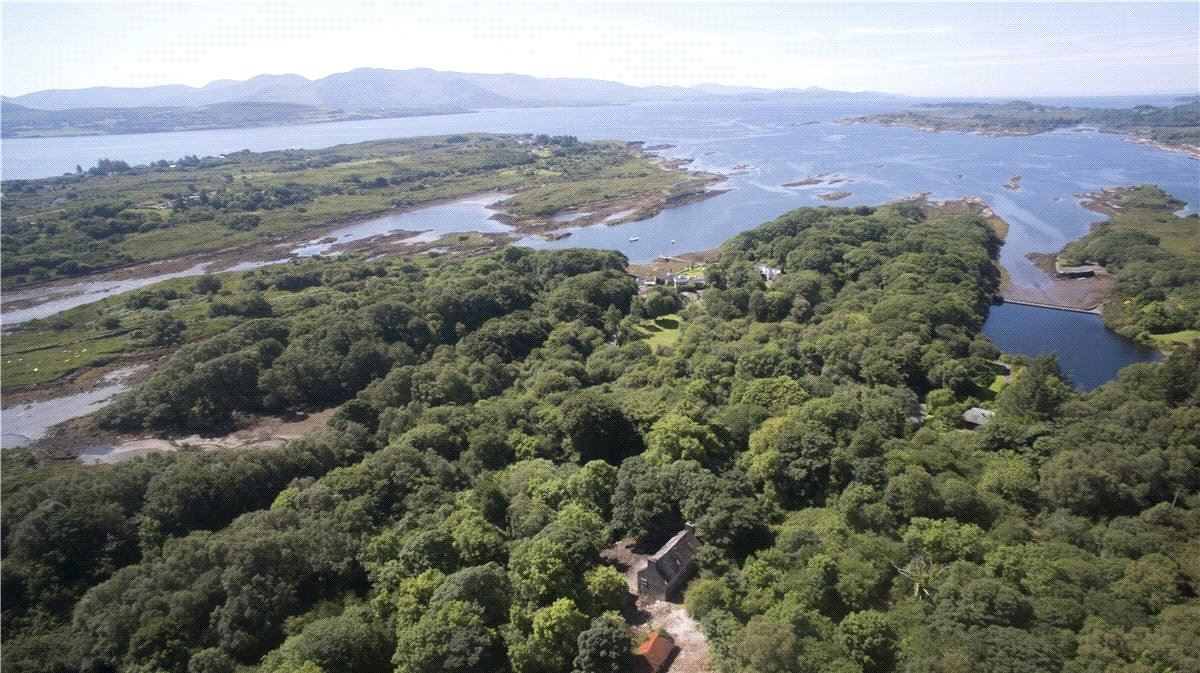 Stay Bank House, Tahilla, Sneem, Co. Kerry Stay Bank House, Tahilla, Sneem, Co. Kerry