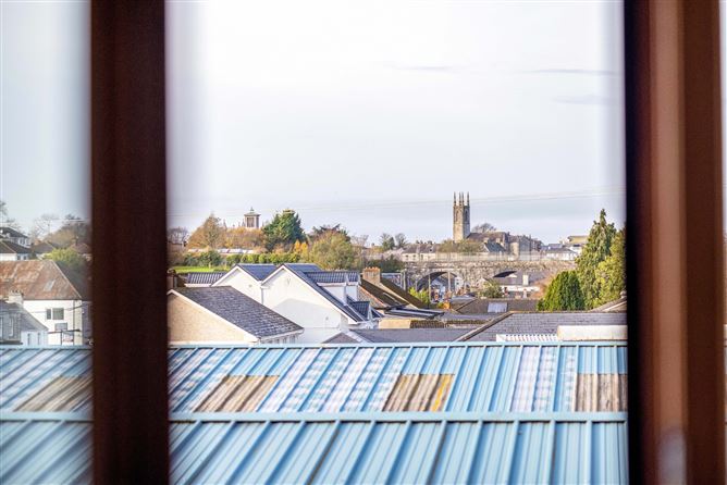 10 Academy Square, Academy Street, Navan, Co. Meath