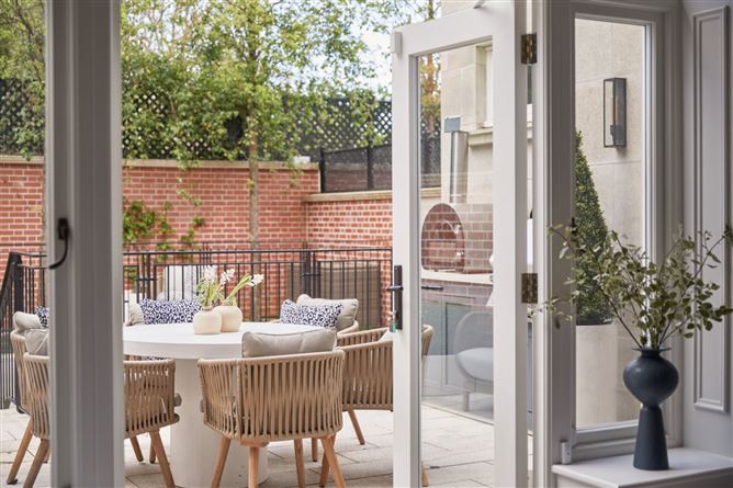 3 Shrewsbury Gardens, Shrewsbury Road, Ballsbridge, Dublin 4