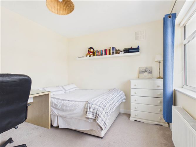 Photo 11 of 17 — 168 Vernon Avenue, Clontarf, Dublin 3