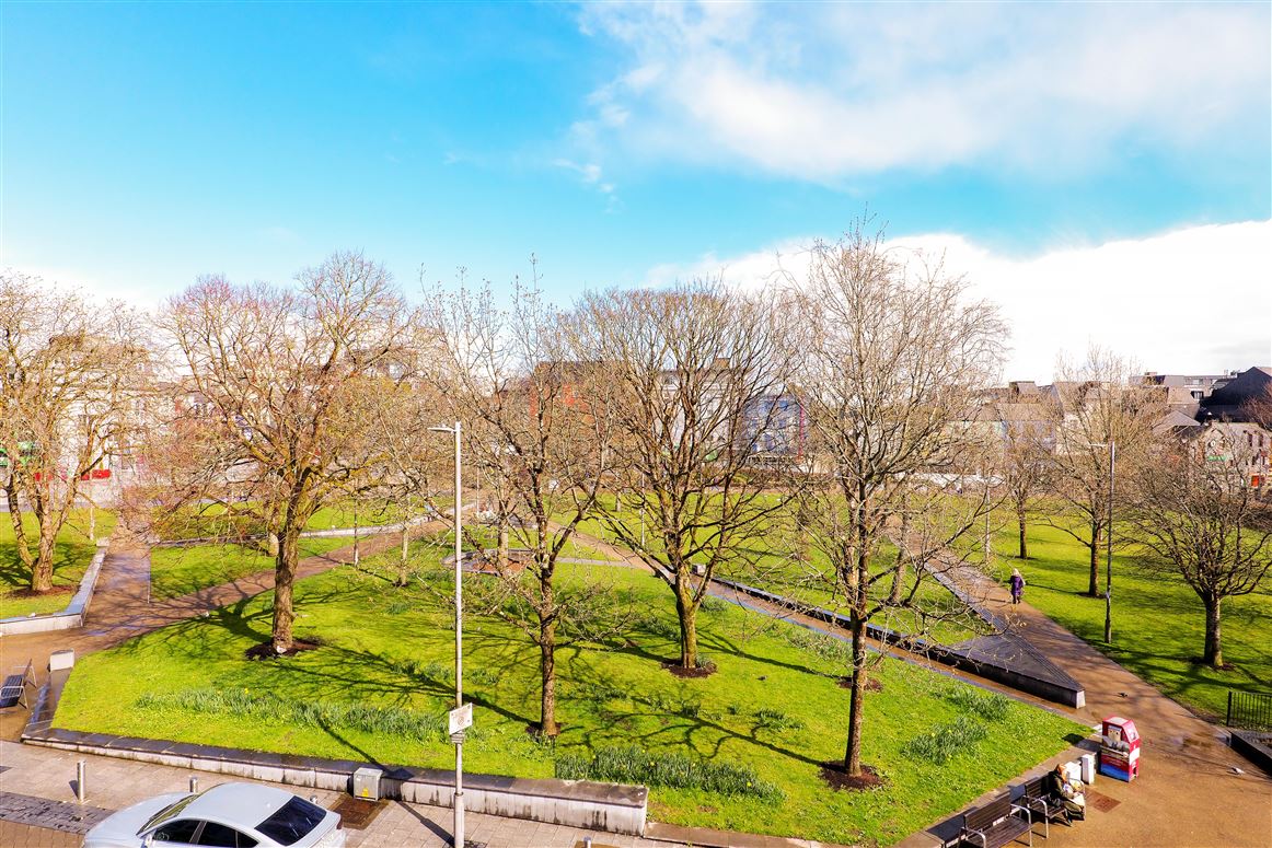 24 Square Square, Galway City