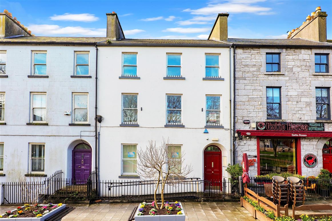 24 Square Square, Galway City
