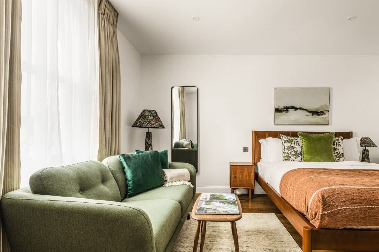 Olive Nocturne,London,Greater London,United Kingdom