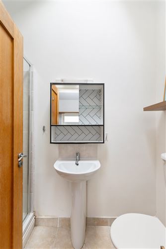 Photo 17 of 22 — 211 Clonliffe Road, Drumcondra, Dublin 9