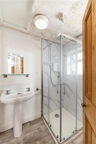Photo 16 of 22 — 211 Clonliffe Road, Drumcondra, Dublin 9