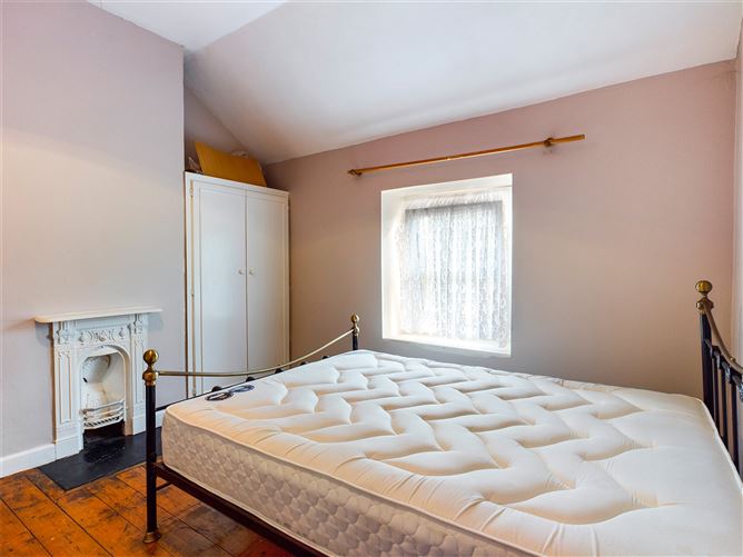 15 Lisheen Terrace, Mitchel St., Thurles, Co. Tipperary