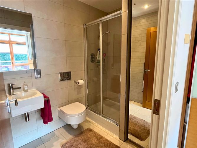 39 The Willow, Parkview, Stepaside, Dublin 18