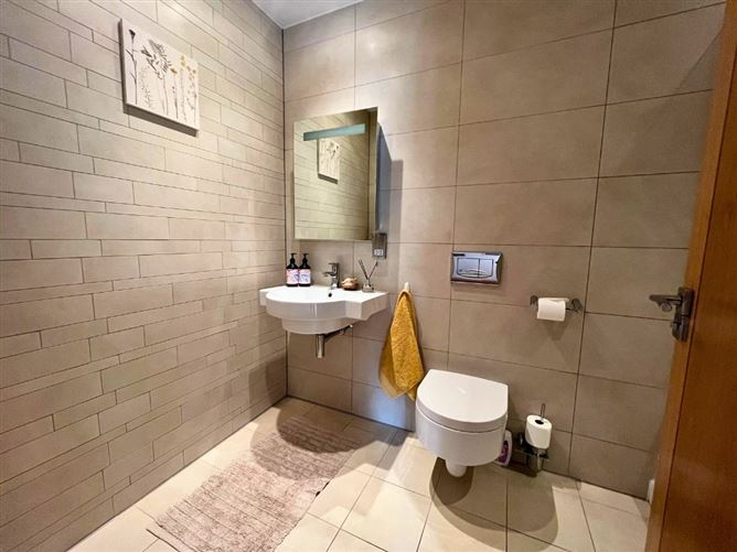 39 The Willow, Parkview, Stepaside, Dublin 18
