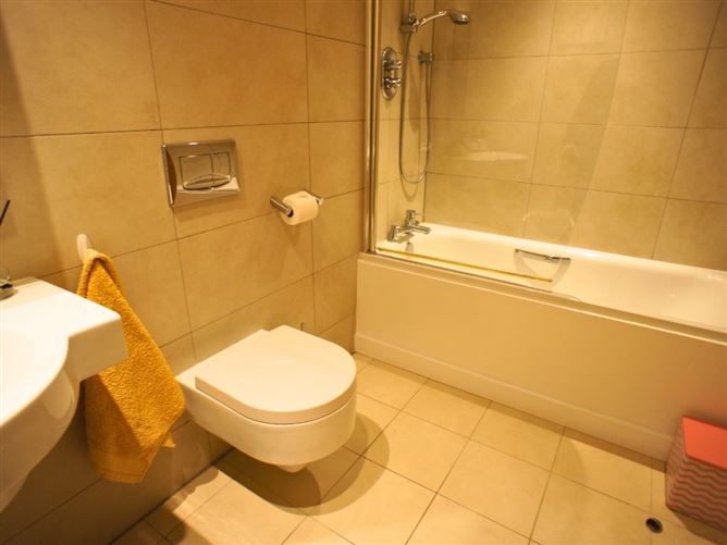 39 The Willow, Parkview, Stepaside, Dublin 18