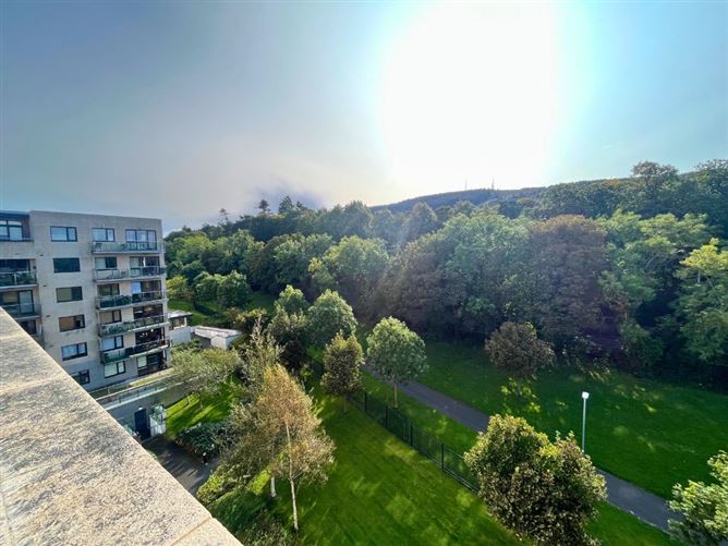 39 The Willow, Parkview, Stepaside, Dublin 18