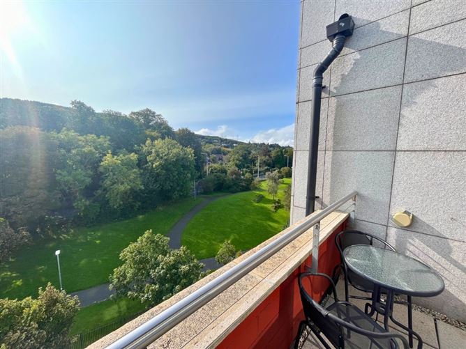 39 The Willow, Parkview, Stepaside, Dublin 18