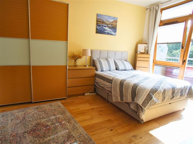 39 The Willow, Parkview, Stepaside, Dublin 18