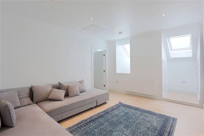 14 The Hall, Scholarstown Wood, Dublin 16