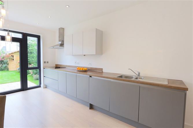 14 The Hall, Scholarstown Wood, Dublin 16
