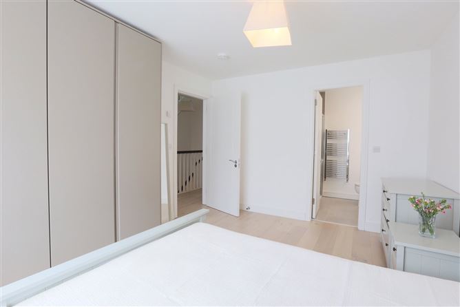 14 The Hall, Scholarstown Wood, Dublin 16