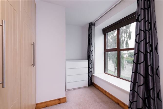 30 Castlegate Sq, Adamstown, Dublin