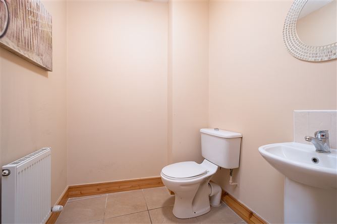 30 Castlegate Sq, Adamstown, Dublin