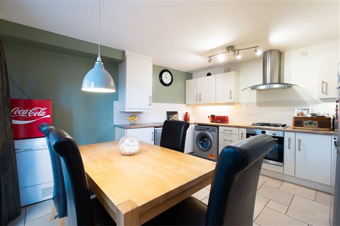 30 Castlegate Sq, Adamstown, Dublin