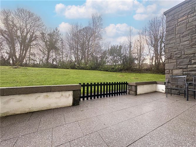 18 Caireal Mor, Headford Road, Castlegar, Galway