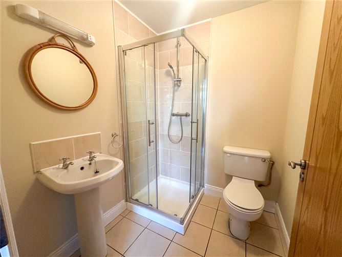 18 Caireal Mor, Headford Road, Castlegar, Galway