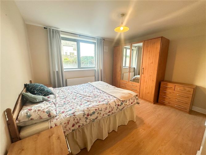 18 Caireal Mor, Headford Road, Castlegar, Galway